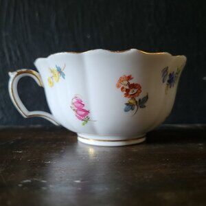 Vintage Meissen Scattered Flowers Tea Cup Crossed Swords Mark Scalloped Edge